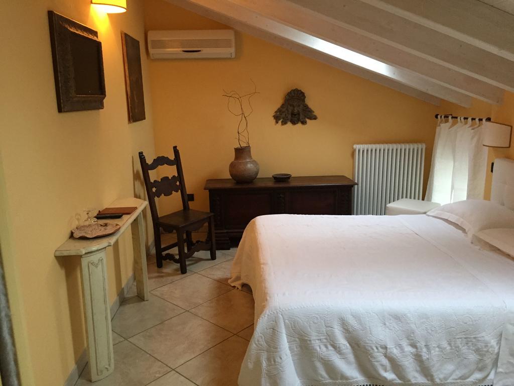 B&B A Casa Dell'Antiquario San Benedetto Po Kamer foto