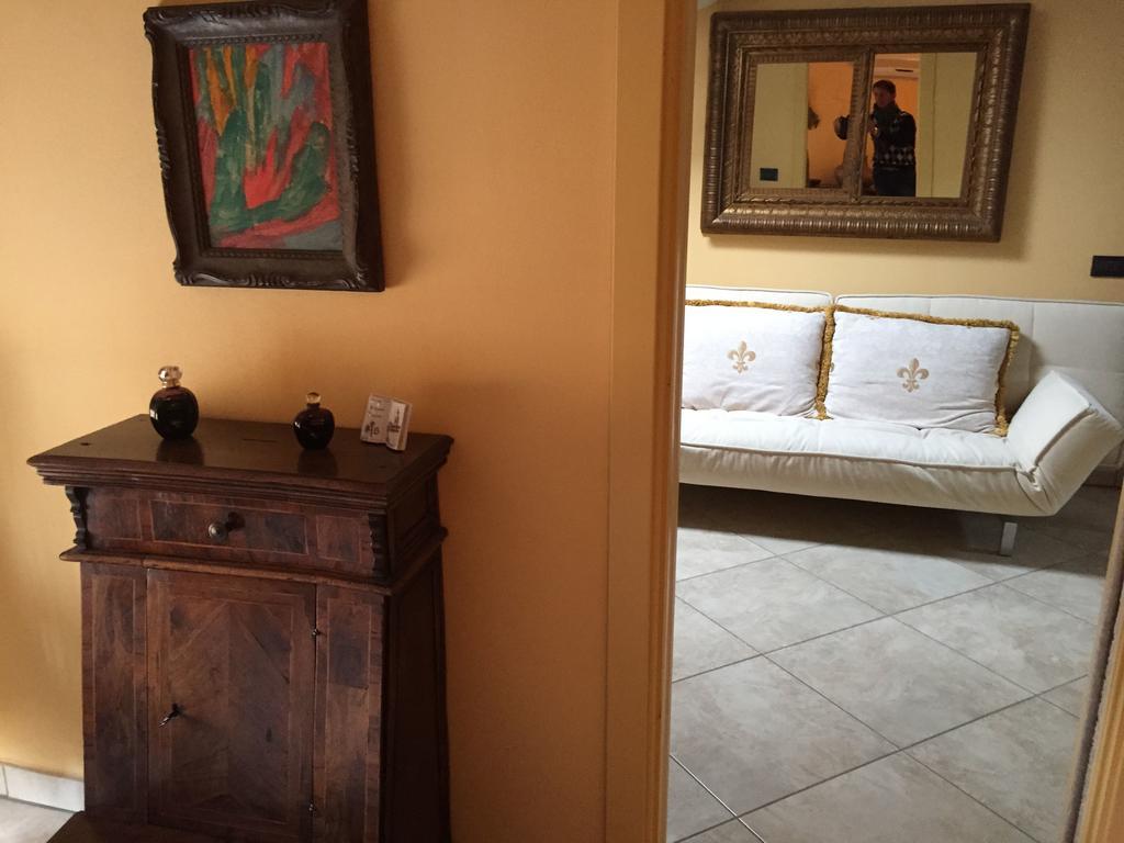 B&B A Casa Dell'Antiquario San Benedetto Po Kamer foto