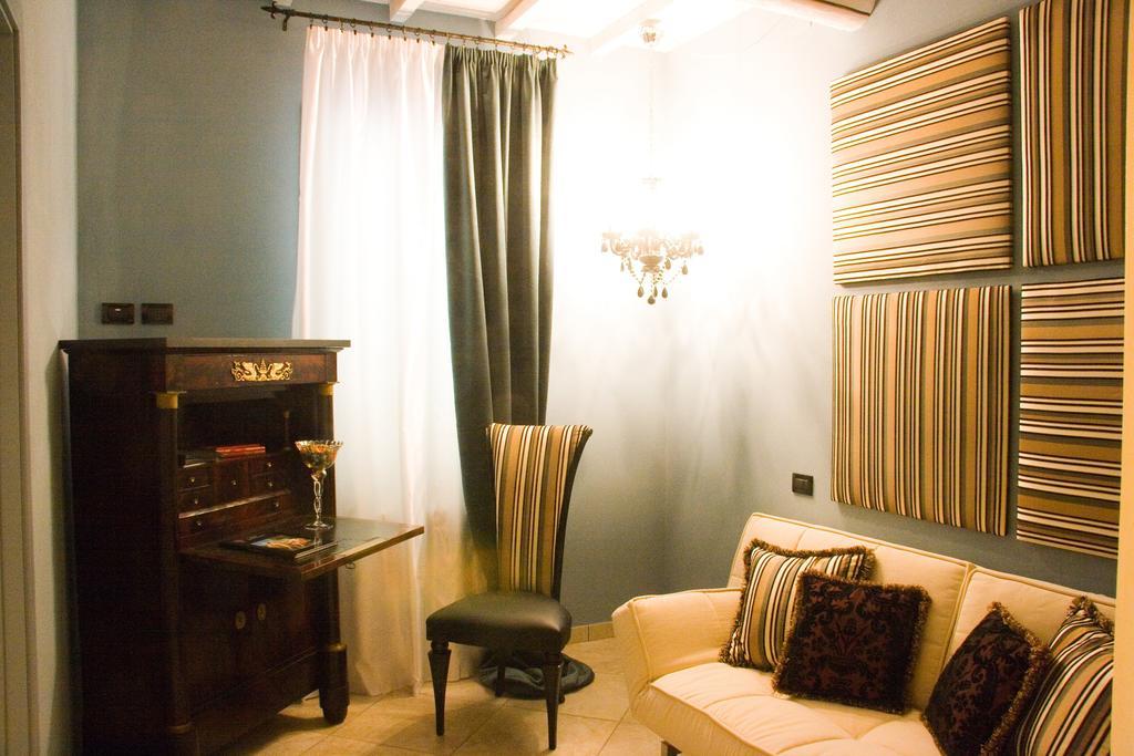 B&B A Casa Dell'Antiquario San Benedetto Po Kamer foto