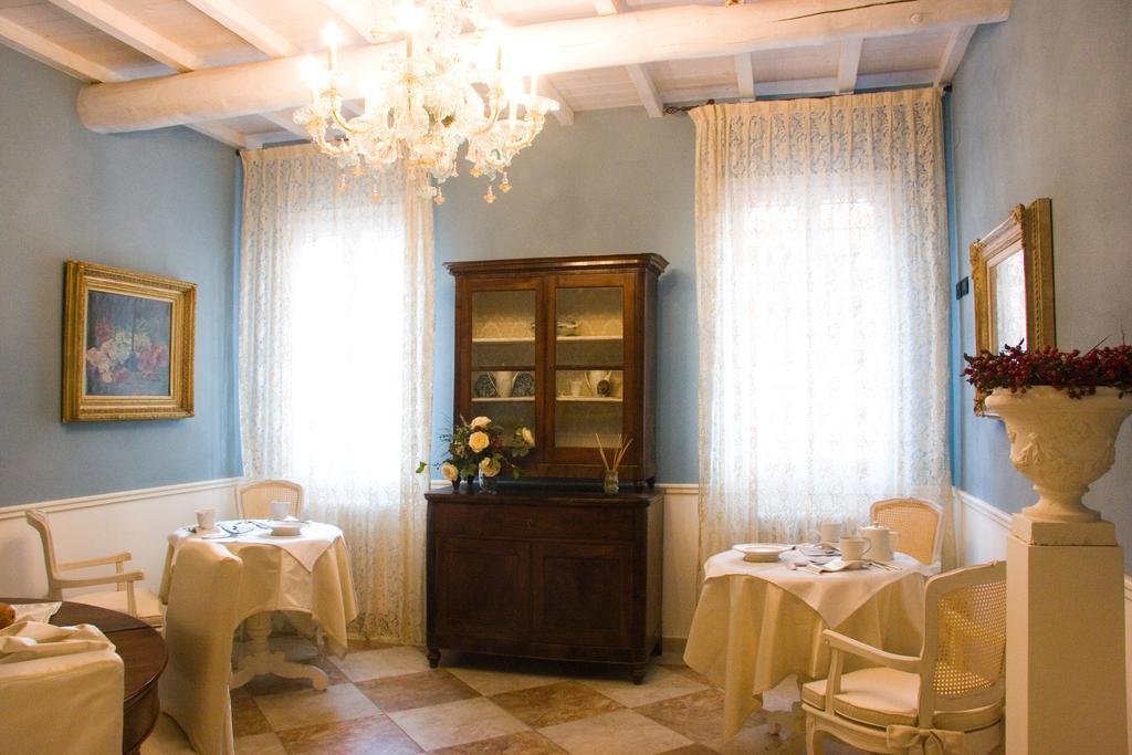 B&B A Casa Dell'Antiquario San Benedetto Po Buitenkant foto