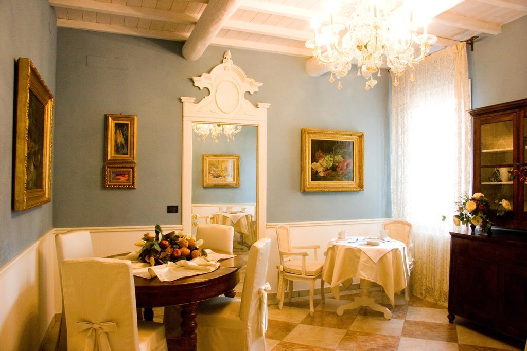 B&B A Casa Dell'Antiquario San Benedetto Po Buitenkant foto