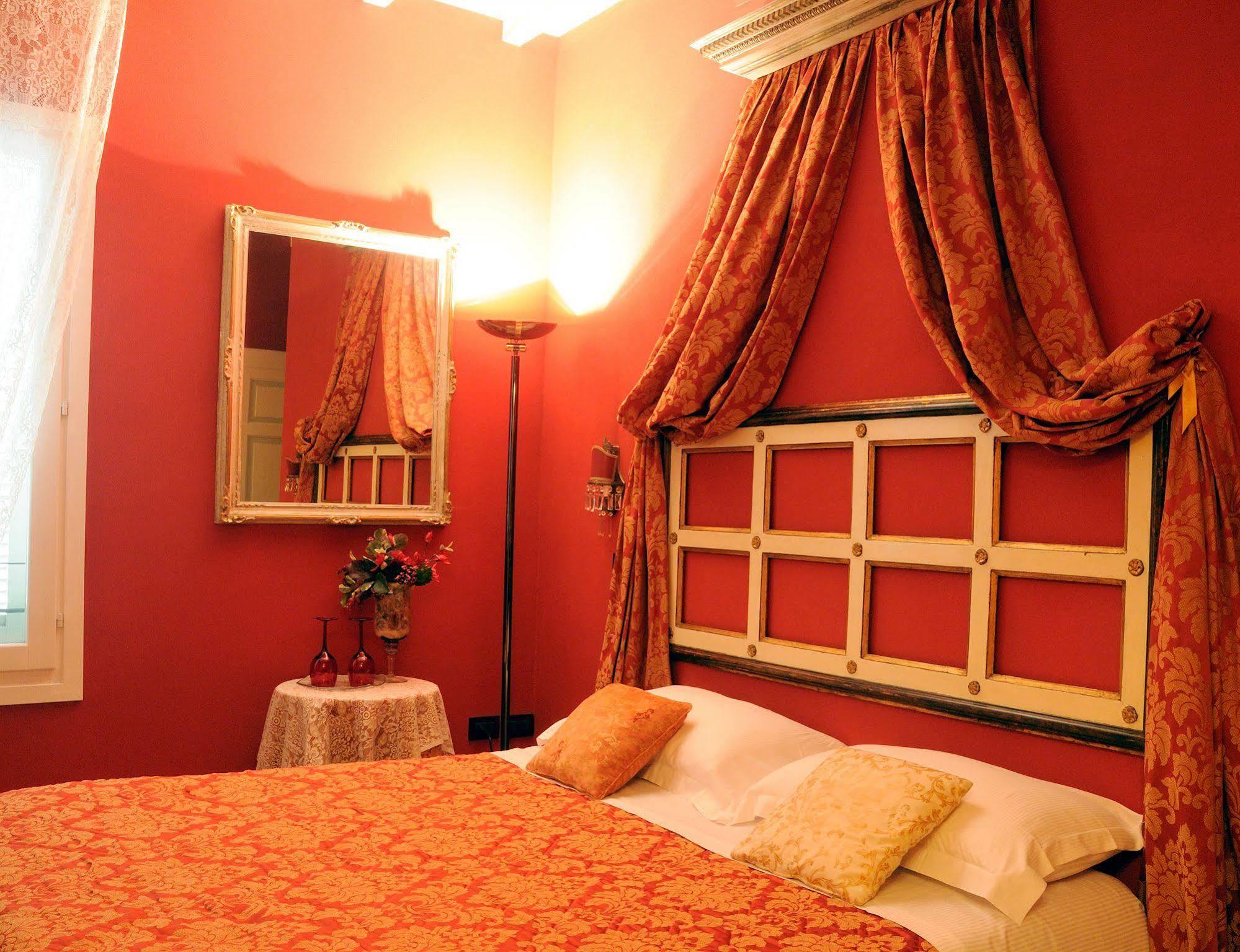 B&B A Casa Dell'Antiquario San Benedetto Po Buitenkant foto