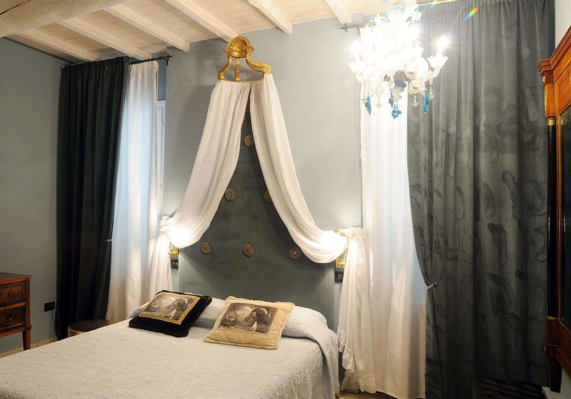 B&B A Casa Dell'Antiquario San Benedetto Po Buitenkant foto