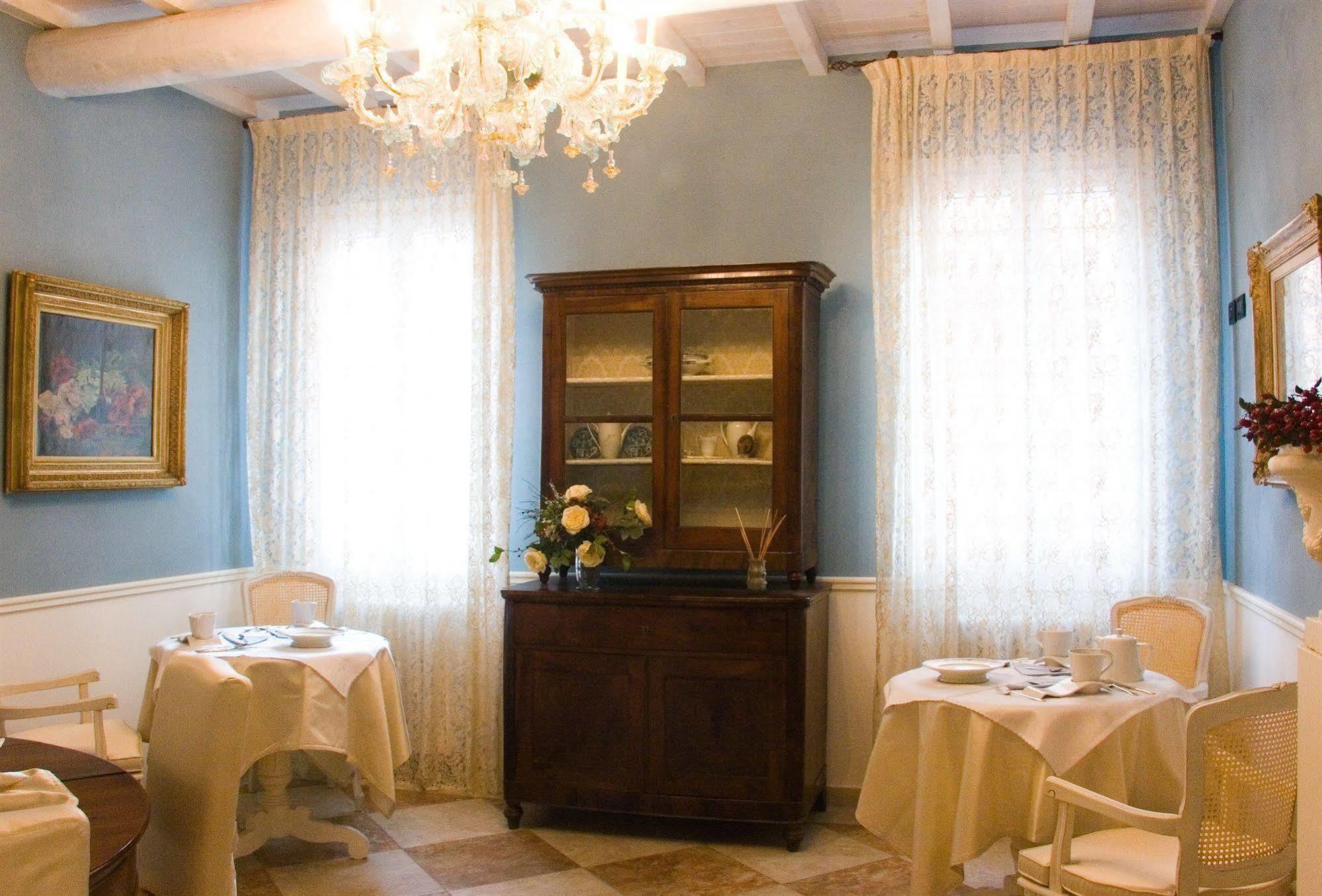 B&B A Casa Dell'Antiquario San Benedetto Po Buitenkant foto